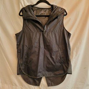 Women's Ivy Park GEO Reflective sleeveless hoodie vest, Medium
